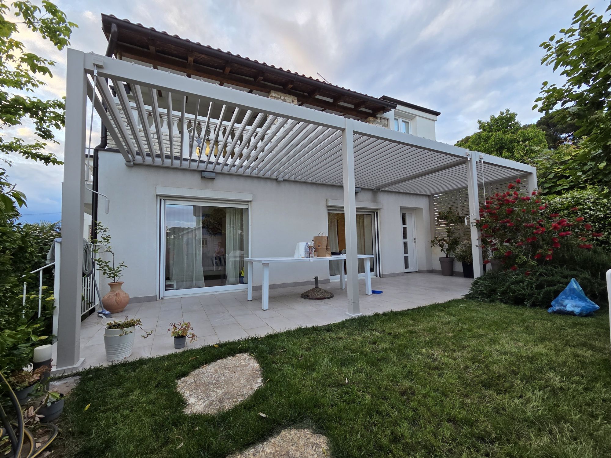 Bioklimatska pergola — Pergola Lux